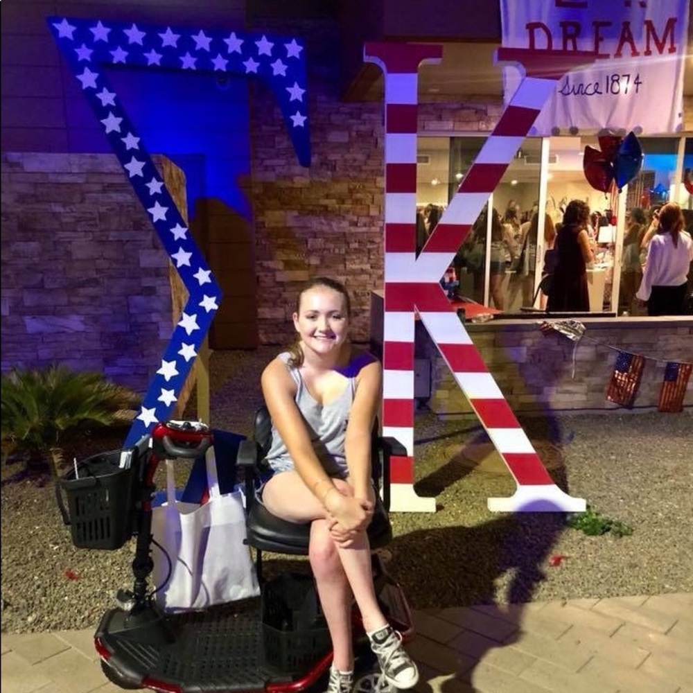 Meet your Posher, Elizabeth